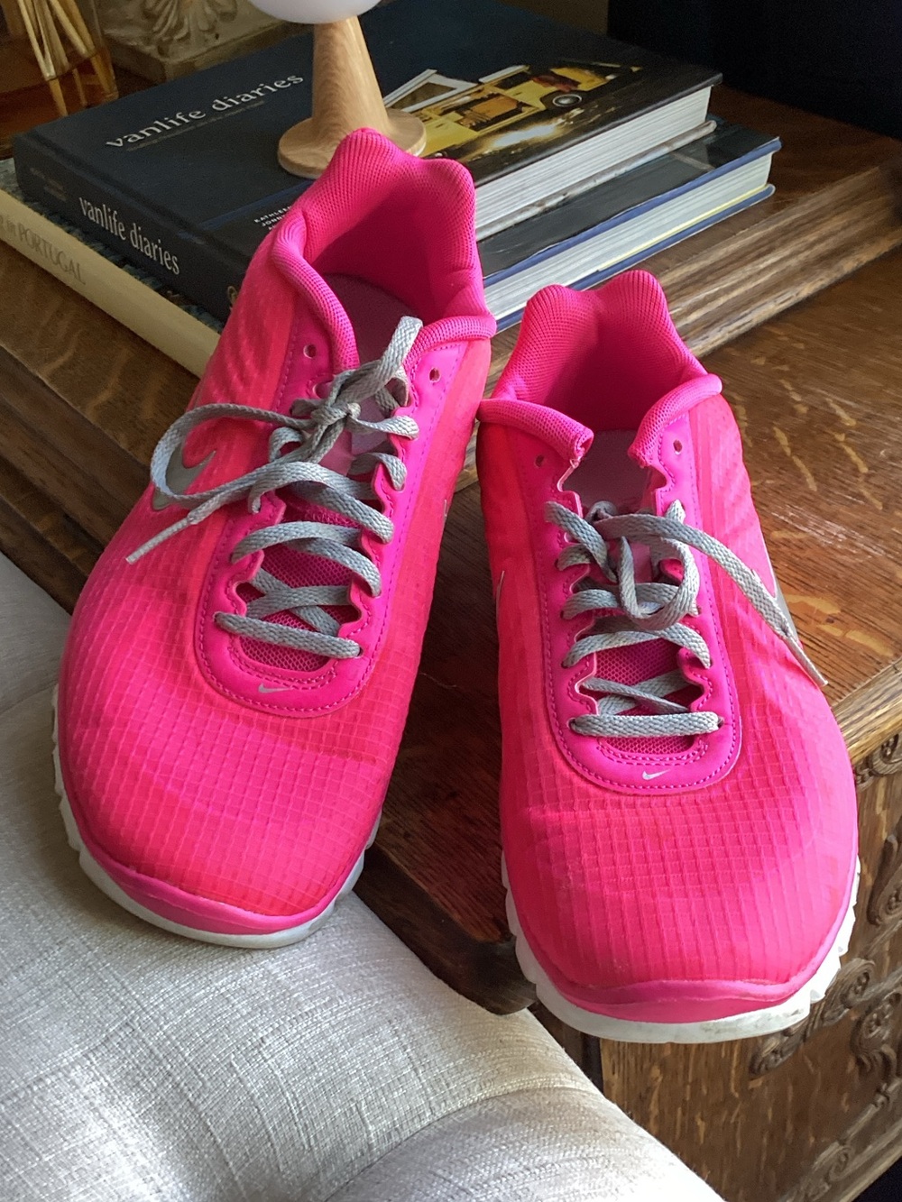 Nike Bright Pink Women’s Athletic Sneakers with Silver Swoosh - Picture 5 of 6